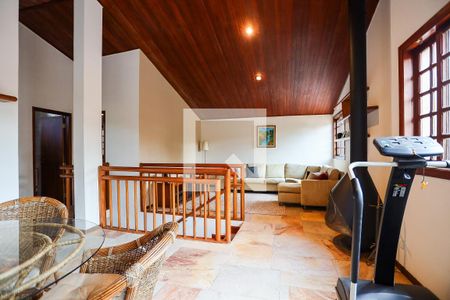 Casa de condomínio para alugar com 350m², 4 quartos e 4 vagasSala íntima