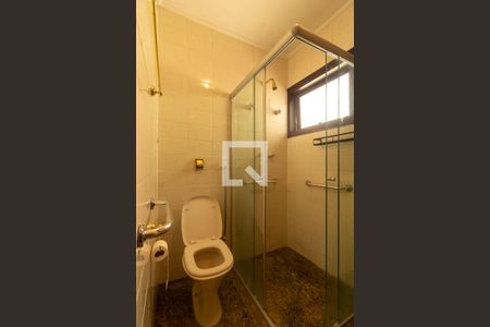 Casa de condomínio para alugar com 350m², 4 quartos e 4 vagasBanheiro da Suíte