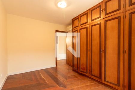 Casa de condomínio para alugar com 350m², 4 quartos e 4 vagasQuarto 3