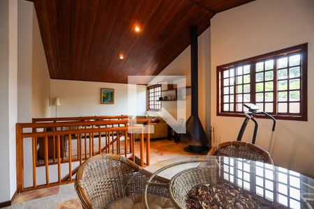 Casa de condomínio para alugar com 350m², 4 quartos e 4 vagasSala íntima