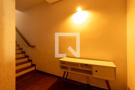 Casa de condomínio para alugar com 350m², 4 quartos e 4 vagasSala
