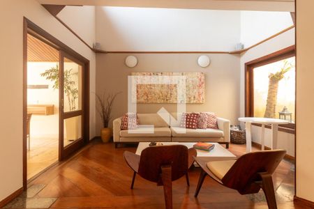Casa de condomínio para alugar com 350m², 4 quartos e 4 vagasSala