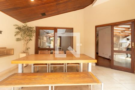 Casa de condomínio para alugar com 350m², 4 quartos e 4 vagasÁrea gourmet
