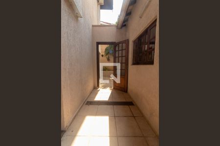 Casa de condomínio para alugar com 350m², 4 quartos e 4 vagasÁrea de Serviço