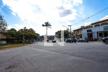 Casa de condomínio para alugar com 350m², 4 quartos e 4 vagasEntrada do condomínio