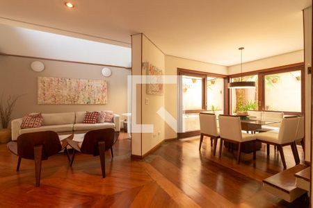 Casa de condomínio para alugar com 350m², 4 quartos e 4 vagasSala