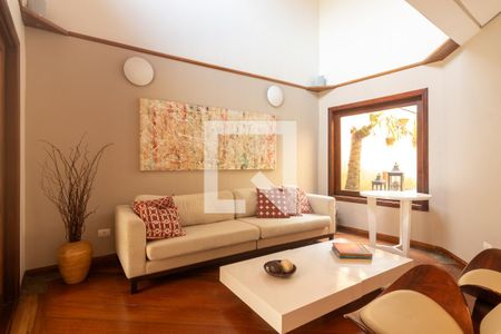 Casa de condomínio para alugar com 350m², 4 quartos e 4 vagasSala