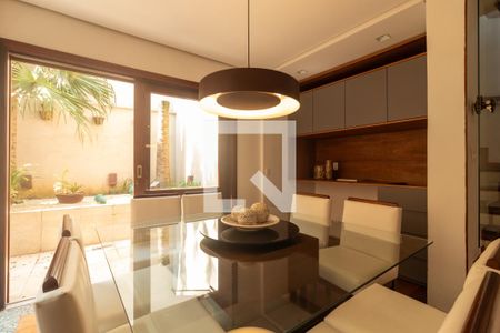 Casa de condomínio para alugar com 350m², 4 quartos e 4 vagasSala