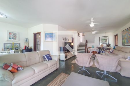 Casa de condomínio para alugar com 320m², 5 quartos e 4 vagas Casa de condomínio para alugar com 320m², 5 quartos e 4 vagasSala