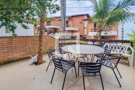 Casa de condomínio para alugar com 320m², 5 quartos e 4 vagas Casa de condomínio para alugar com 320m², 5 quartos e 4 vagasVaranda