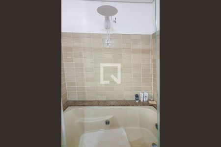 Casa de condomínio para alugar com 320m², 5 quartos e 4 vagas Casa de condomínio para alugar com 320m², 5 quartos e 4 vagasBanheiro 1