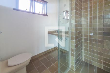 Casa de condomínio para alugar com 320m², 5 quartos e 4 vagas Casa de condomínio para alugar com 320m², 5 quartos e 4 vagasBanheiro 4