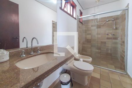 Casa de condomínio para alugar com 320m², 5 quartos e 4 vagas Casa de condomínio para alugar com 320m², 5 quartos e 4 vagasBanheiro 3