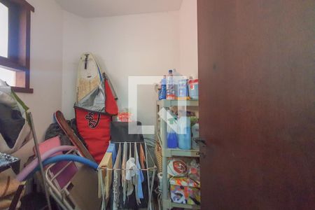 Casa de condomínio para alugar com 320m², 5 quartos e 4 vagas Casa de condomínio para alugar com 320m², 5 quartos e 4 vagasÁrea de Serviço