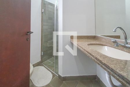 Casa de condomínio para alugar com 320m², 5 quartos e 4 vagas Casa de condomínio para alugar com 320m², 5 quartos e 4 vagasBanheiro 2