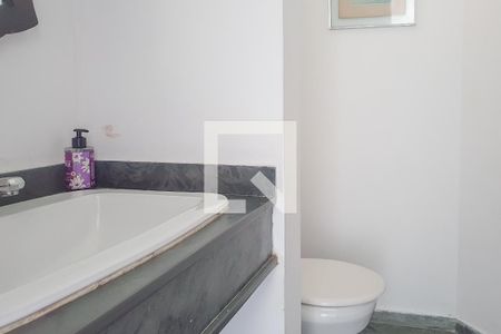 Casa de condomínio para alugar com 320m², 5 quartos e 4 vagas Casa de condomínio para alugar com 320m², 5 quartos e 4 vagasÁrea de Serviço