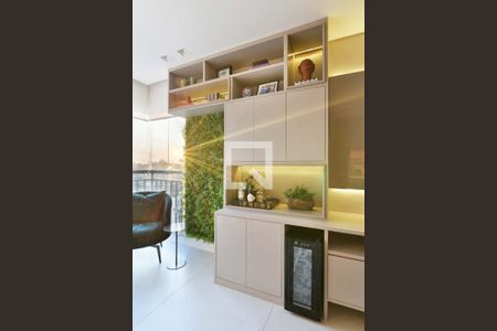 Sala de apartamento à venda com 2 quartos, 74m² em Caxingui, São Paulo