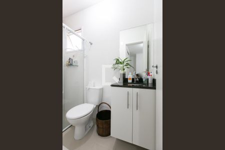 Casa de condomínio à venda com 61m², 2 quartos e 1 vaga Casa de condomínio à venda com 61m², 2 quartos e 1 vagaBanheiro da Suíte 2