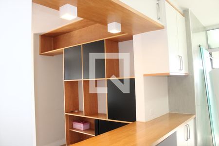 Cozinha de apartamento à venda com 2 quartos, 68m² em Vila Anglo Brasileira, São Paulo