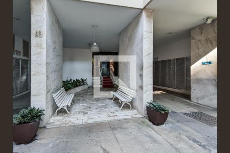 Apartamento para alugar com 70m², 2 quartos e sem vagaFachada e portaria