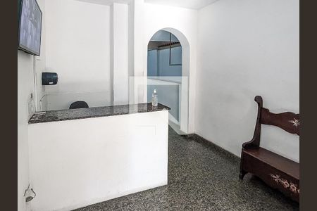Apartamento para alugar com 70m², 2 quartos e sem vagaFachada e portaria