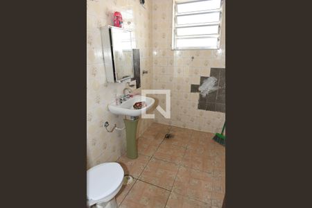 Banheiro de casa para alugar com 3 quartos, 200m² em Cupecê, São Paulo