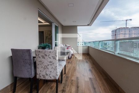 Apartamento para alugar com 147m², 3 quartos e 3 vagas Apartamento para alugar com 147m², 3 quartos e 3 vagasVaranda