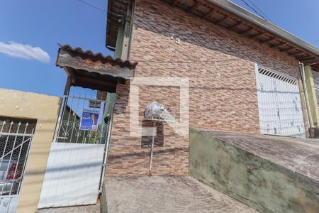 Casa à venda com 170m², 3 quartos e 3 vagasFachada