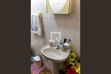 Casa à venda com 130m², 3 quartos e 5 vagas Casa à venda com 130m², 3 quartos e 5 vagasBanheiro 2