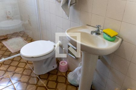 Casa à venda com 130m², 3 quartos e 5 vagas Casa à venda com 130m², 3 quartos e 5 vagasBanheiro 1