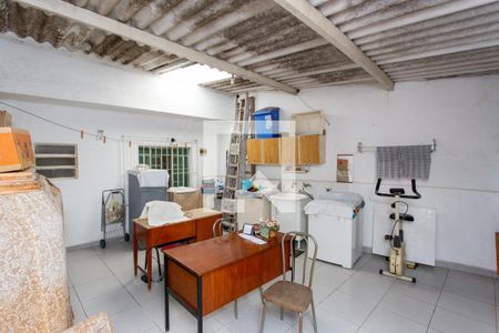 Casa à venda com 250m², 5 quartos e 2 vagas Casa à venda com 250m², 5 quartos e 2 vagasÁrea de Serviço/Garagem