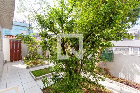 Casa à venda com 250m², 5 quartos e 2 vagas Casa à venda com 250m², 5 quartos e 2 vagasQuintal