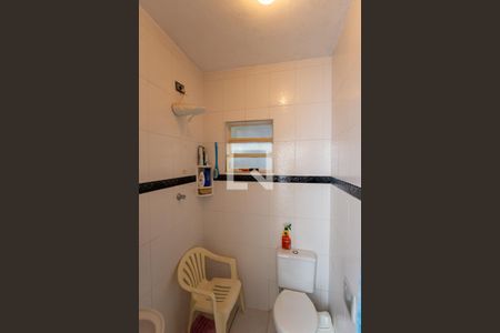 Casa à venda com 250m², 5 quartos e 2 vagas Casa à venda com 250m², 5 quartos e 2 vagasBanheiro