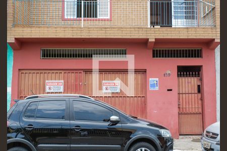 Casa à venda com 300m², 3 quartos e 4 vagas Casa à venda com 300m², 3 quartos e 4 vagasFachada