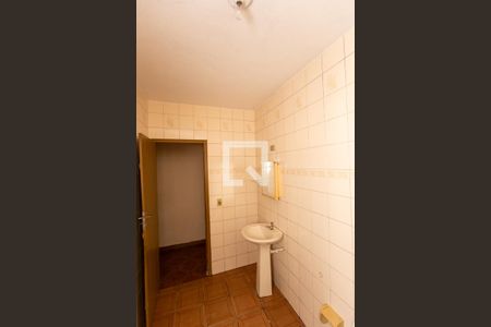 Casa à venda com 300m², 3 quartos e 4 vagas Casa à venda com 300m², 3 quartos e 4 vagasBanheiro
