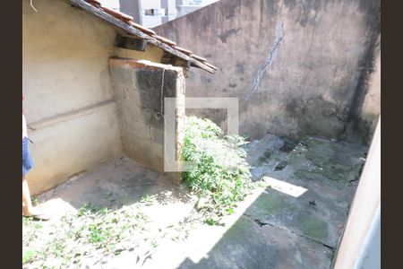 Casa à venda com 250m², 2 quartos e 2 vagasCômo Externo 1 Quarto com Banheiro