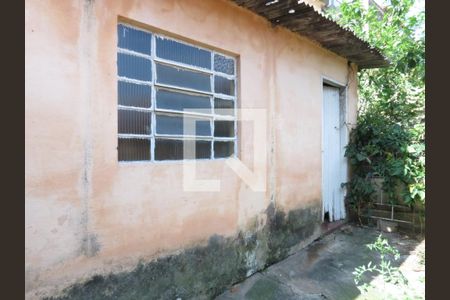 Casa à venda com 250m², 2 quartos e 2 vagasCômo Externo 1 Quarto com Banheiro