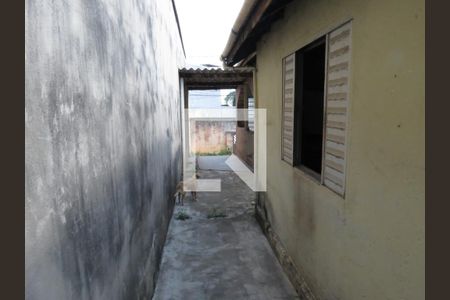 Casa à venda com 250m², 2 quartos e 2 vagasCorredores Externo