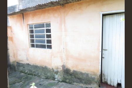 Casa à venda com 250m², 2 quartos e 2 vagasCômo Externo 1 Quarto com Banheiro