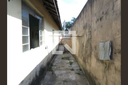 Casa à venda com 250m², 2 quartos e 2 vagasCorredores Externo