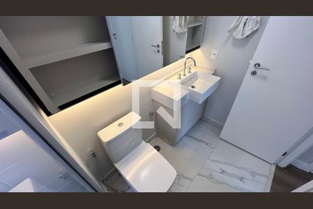 Apartamento para alugar com 70m², 2 quartos e 1 vaga Apartamento para alugar com 70m², 2 quartos e 1 vagaBanheiro da Suíte 2