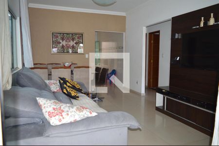 Sala de casa à venda com 2 quartos, 130m² em Sapucaia II, Contagem