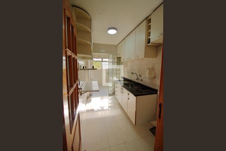 Apartamento à venda com 68m², 3 quartos e 2 vagasCozinha