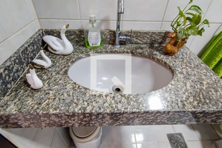 Casa de condomínio à venda com 290m², 4 quartos e 2 vagasbanheiro 2º andar