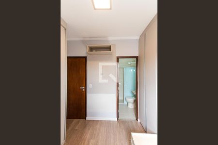 Casa à venda com 99m², 2 quartos e 2 vagasSuíte 2  