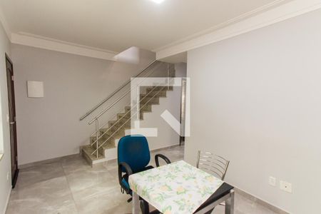 Sala   de casa à venda com 2 quartos, 99m² em Vila Santa Terezinha (zona Norte), São Paulo