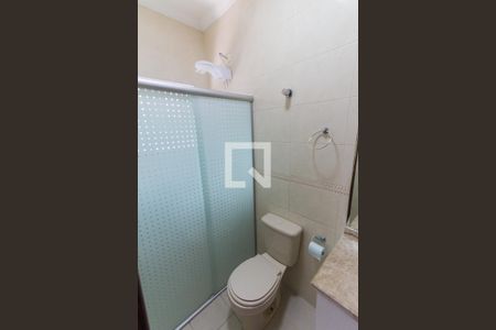 Casa à venda com 99m², 2 quartos e 2 vagasBanheiro da Suíte 1