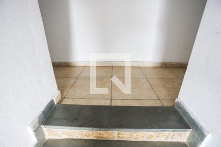 Casa para alugar com 150m², 3 quartos e 2 vagasEscada