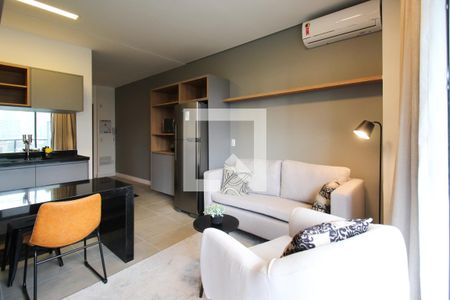 Sala de kitnet/studio para alugar com 1 quarto, 44m² em Vila Olímpia, São Paulo