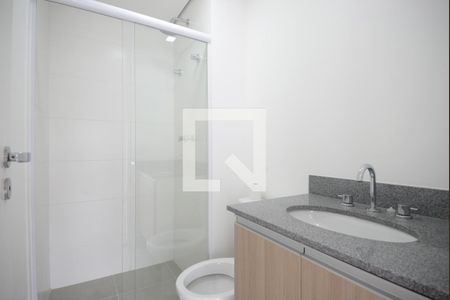 Banheiro de kitnet/studio para alugar com 1 quarto, 26m² em Liberdade, São Paulo